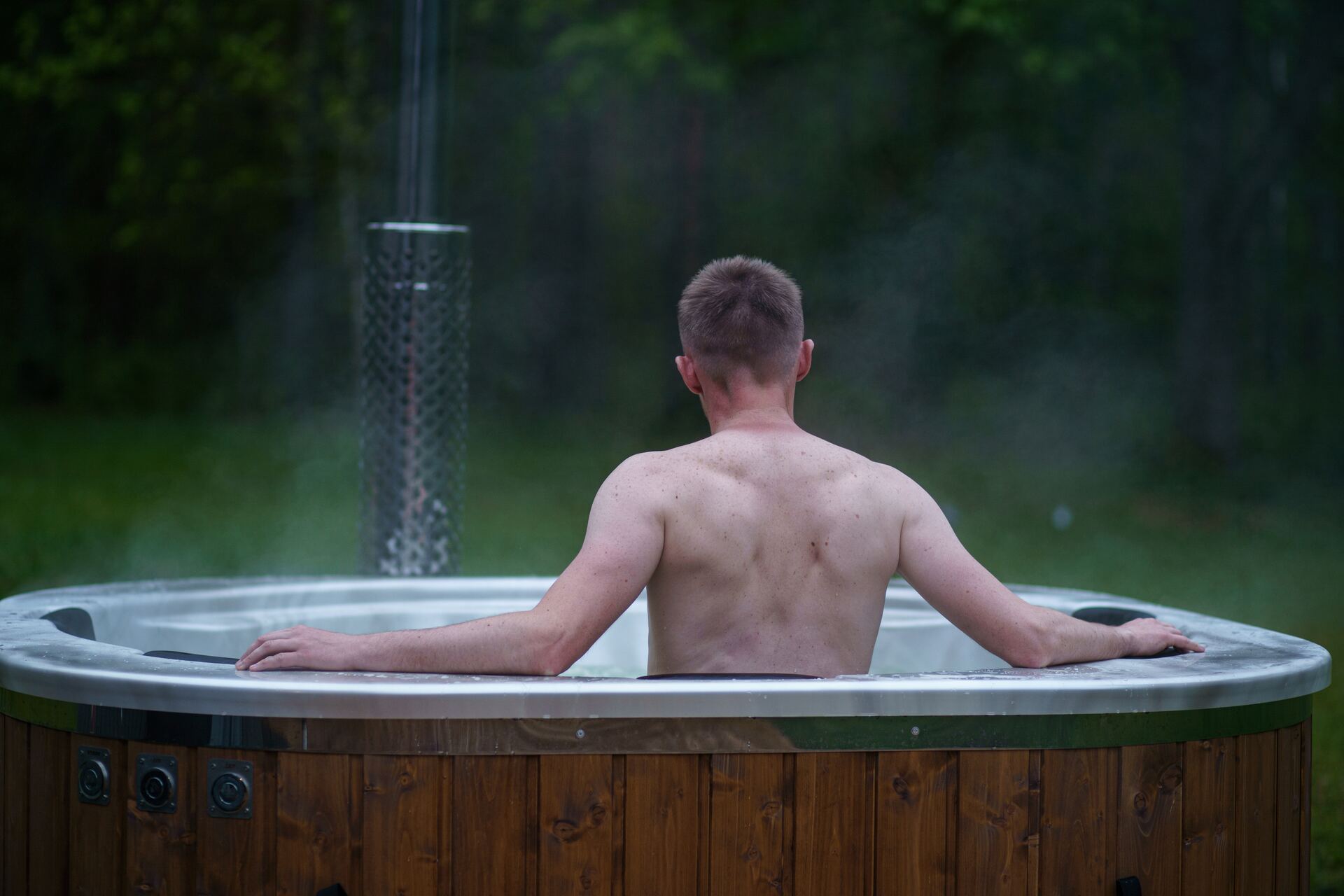 Rooftop hot tub at Calmare House